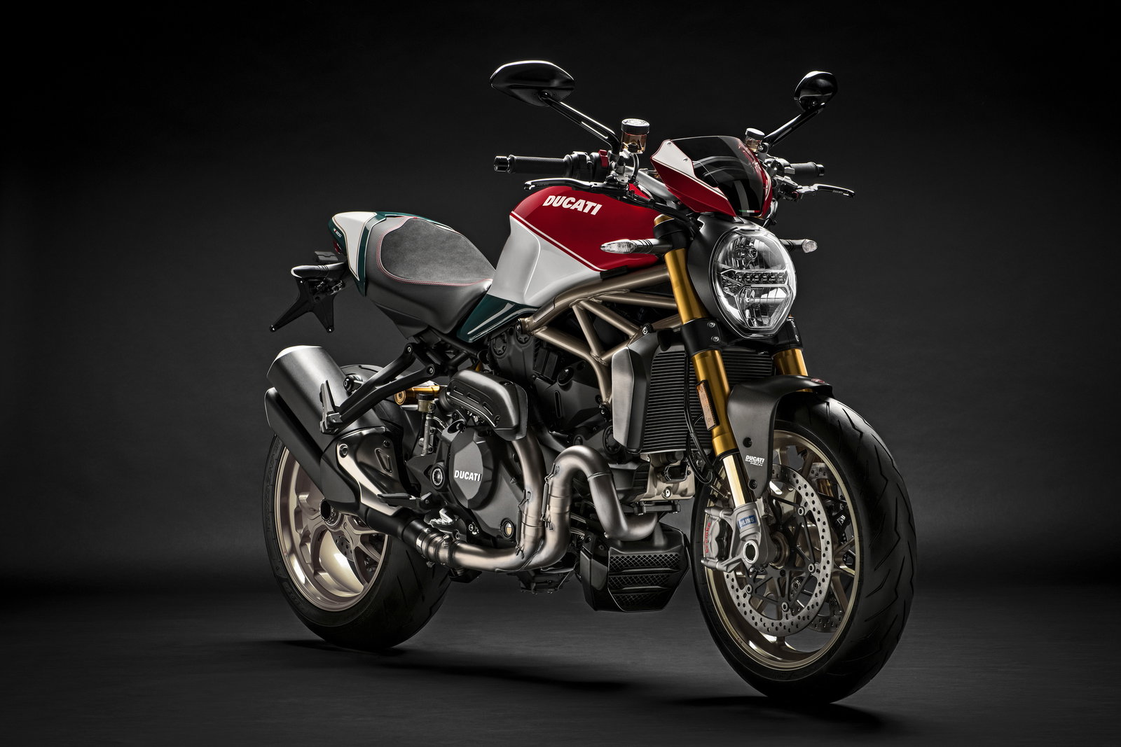 Guzzi goes back to black at Wheels and Waves 2018